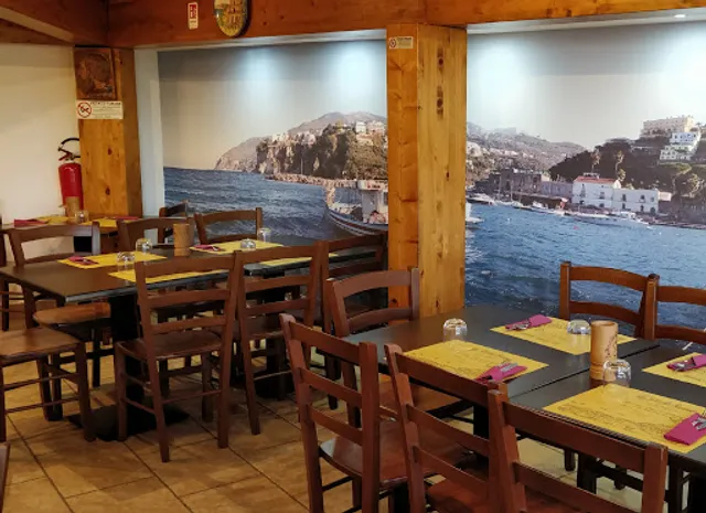 La Piccola Sorrento Pizzeria