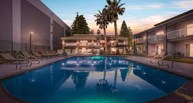 SureStay Plus by Best Western Sacramento North