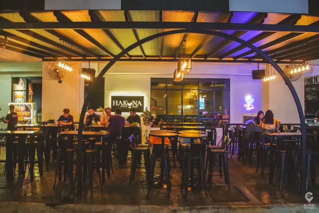 Jiang Hu Bar & Bistro 江湖小酒馆