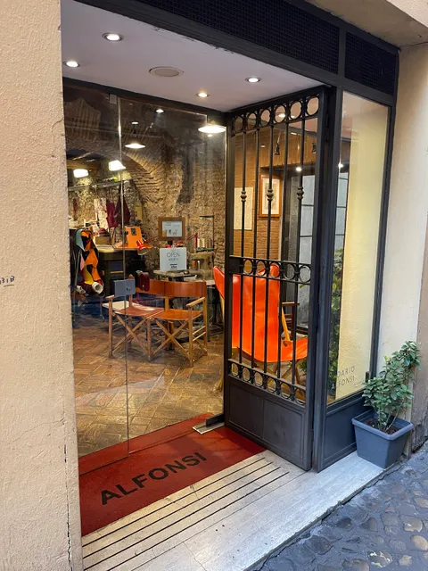 Dario Alfonsi - Sedie Artigianali in Cuoio - Handmade Leather Chairs