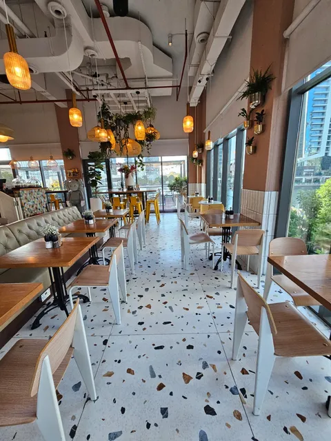 Friends Avenue Cafe JLT