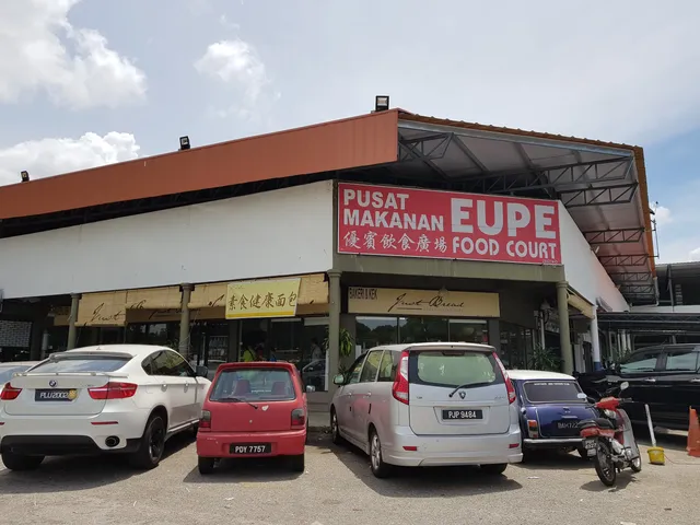 Pusat Makan Eupe
