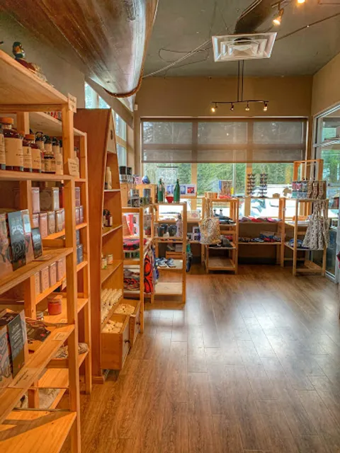 Dellas Cafe and Gift Shop