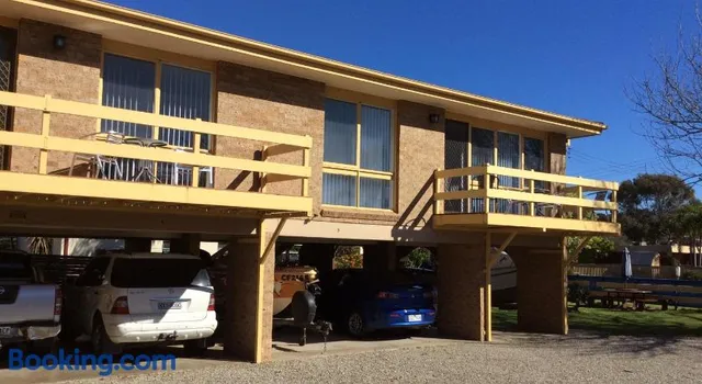 Como Lodge Holiday Apartments