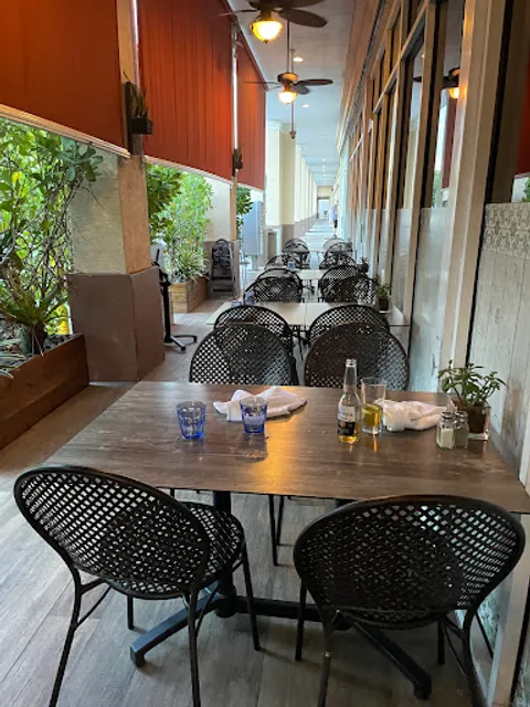 Islas Canarias Cafe, Restaurant & Bakery