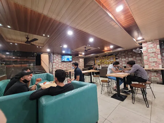 Metro Cafe And Bakers