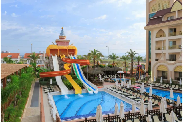 Side Crown Charm Palace