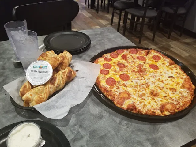 Round Table Pizza