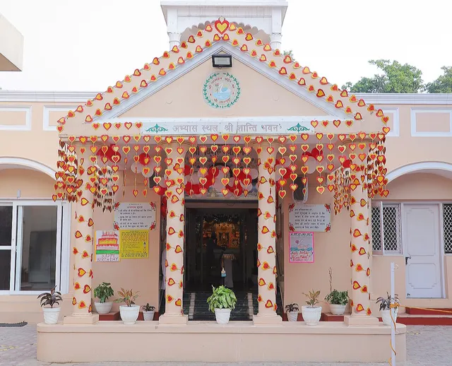Shri Paramhans Advait Mandir, Vasant Kunj