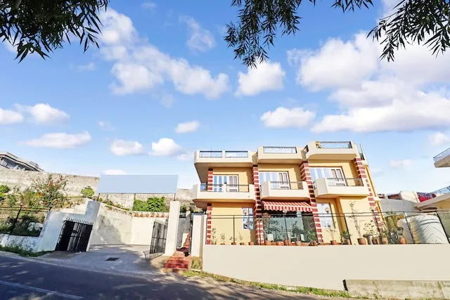 OYO 38784 Hotel Dayal Guest House