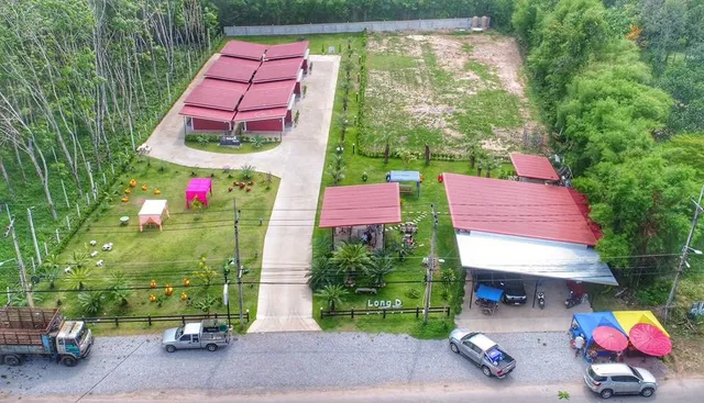 Long​ D​ Resort​