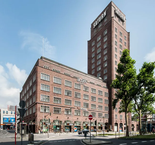 Premier Inn Köln City Mediapark Hotel