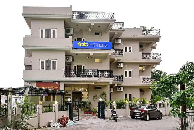 FabExpress Central Park - Hotel in Rajpur Road, Dehradun