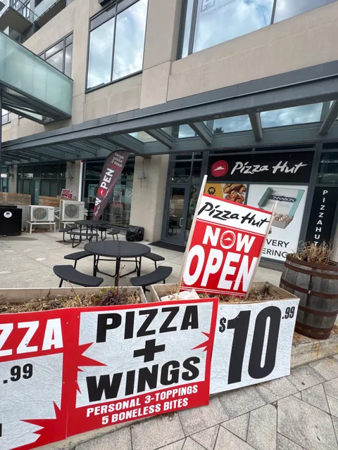 Pizza Hut Richmond Hill - Yonge St