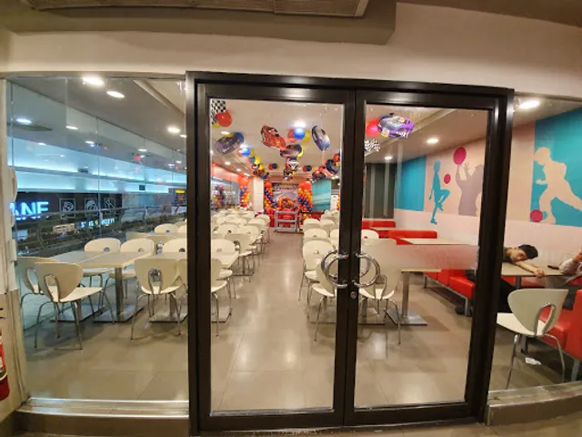Jollibee - Ali Mall
