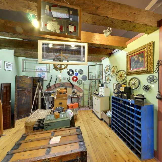 Fox Lake Country Antique Mall