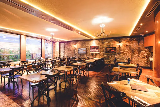 Criniti's Castle Hill