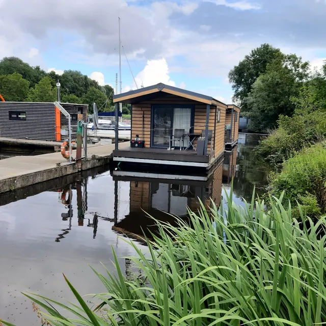 Hausboot HT 5 / Houseboats