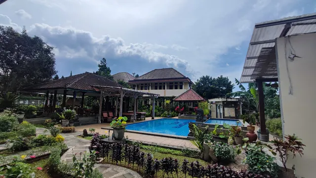 Hotel Taman Teratai
