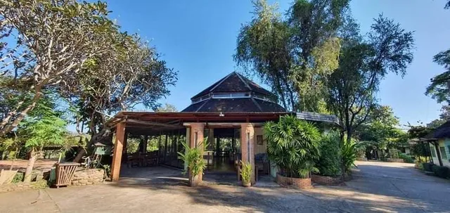 Hut Ing Pai Resort