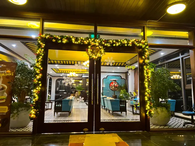 Halosa Restaurant - Lounge & Cafe