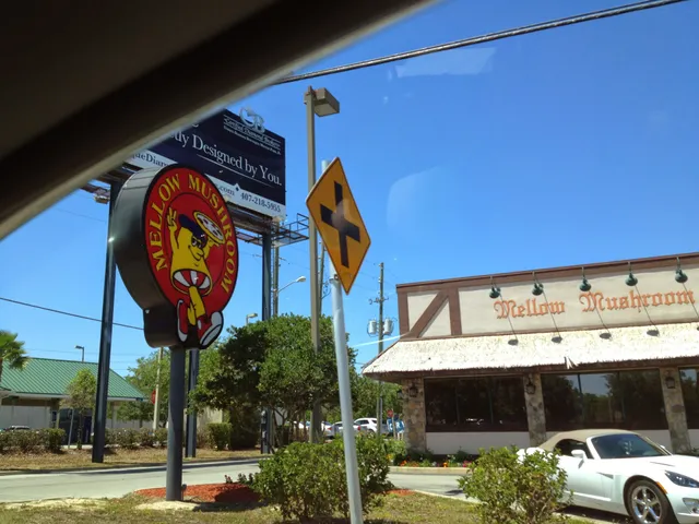 Aloma Shopping Center