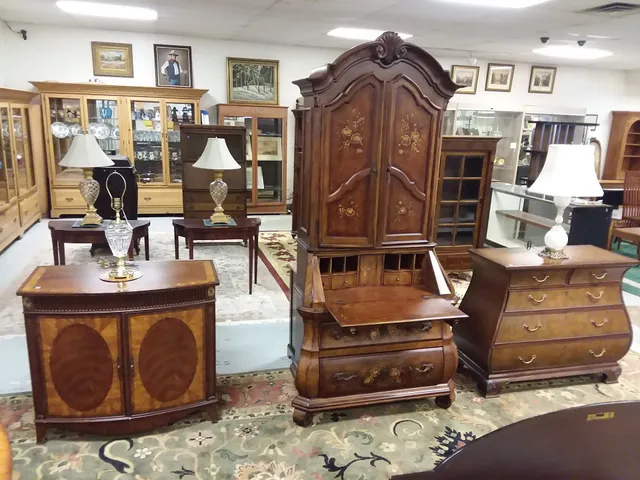 Dennis Auction & Estate Sales