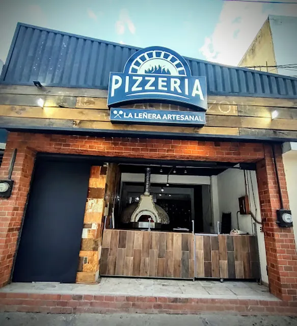 PIZZERIA LA LEÑERA - PIZZA A LA LEÑA( SUC. Punto Verde)