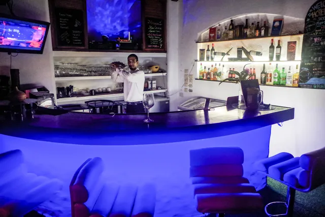 Barefoot Restaurant Lounge