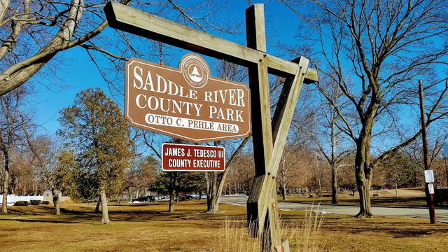 Saddle River County Park - Dunkerhook Area