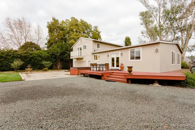 Sonoma Plaza Vacation Rentals-Wine Country Bungalow