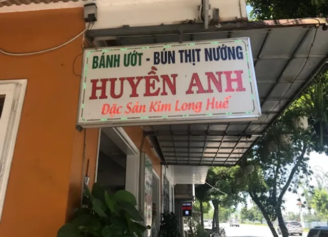 Huyen Anh Wet Cake - Grilled Meat Bun Dinner