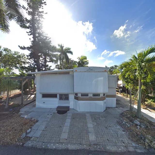 Fort Myers Beach Resort Two-Bedroom Park Model 3