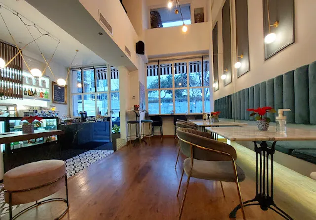 Mr Owl | Coffee & Bar