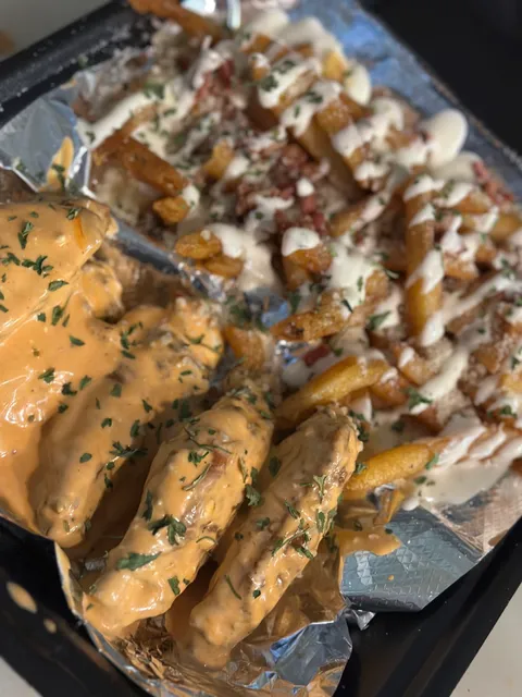 Royal Eats Wings and Potatoes