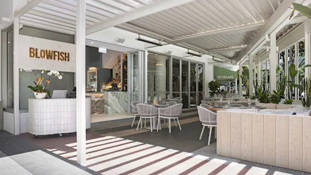 Blowfish Seafood ★ Steak ★ Bar