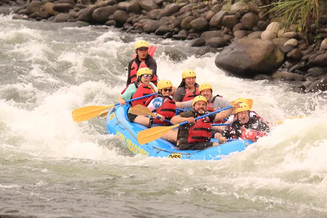 Exploradores Outdoors