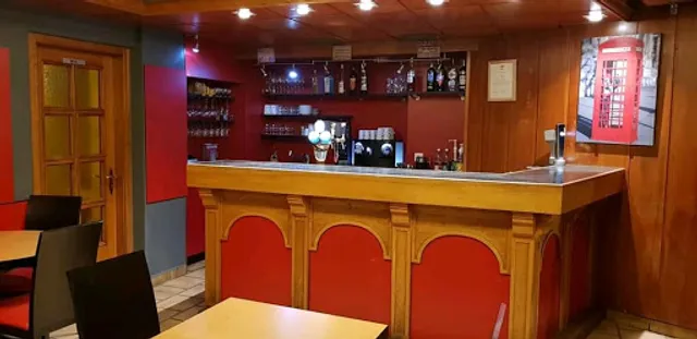 Cafe De la Place Chez Pat