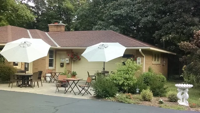 The Saugatuck Retro Resort