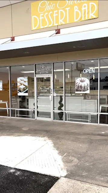 Chic Sweets Dessert Bar