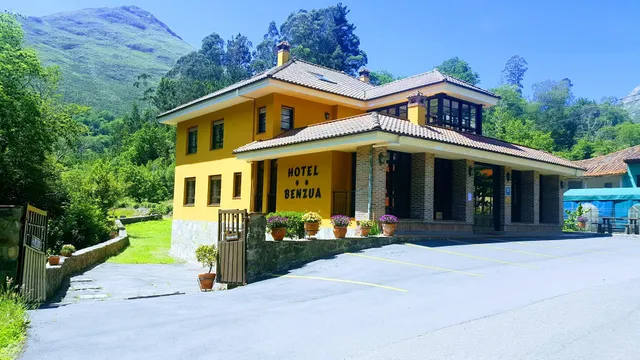 Hotel Benzua