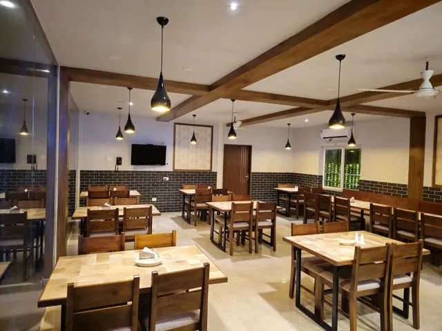 LONDON COURTYARD AC FAMILY RESTAURANT