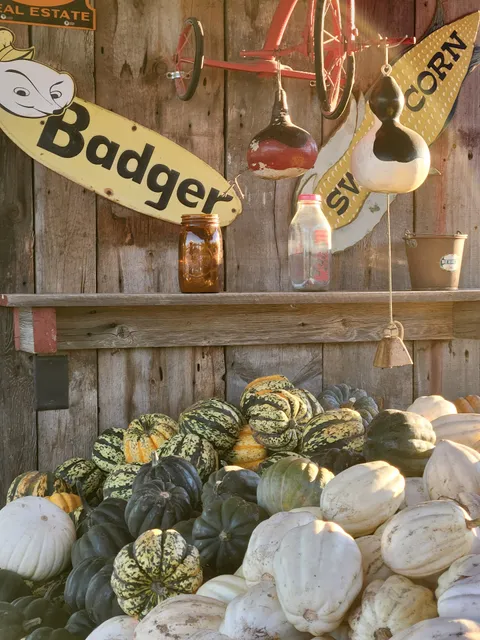 Edgecomb's Farm Market