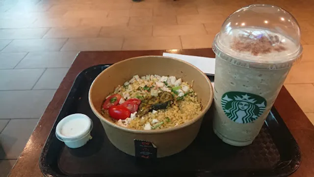 Starbucks Airport Airside T1 Halle B