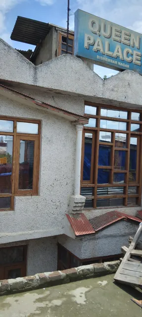 Queen palace guest house