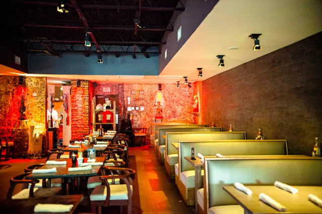 Moon Thai & Japanese