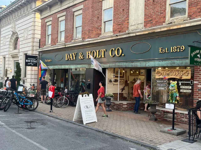 Day & Holt Custom Framing and Gallery