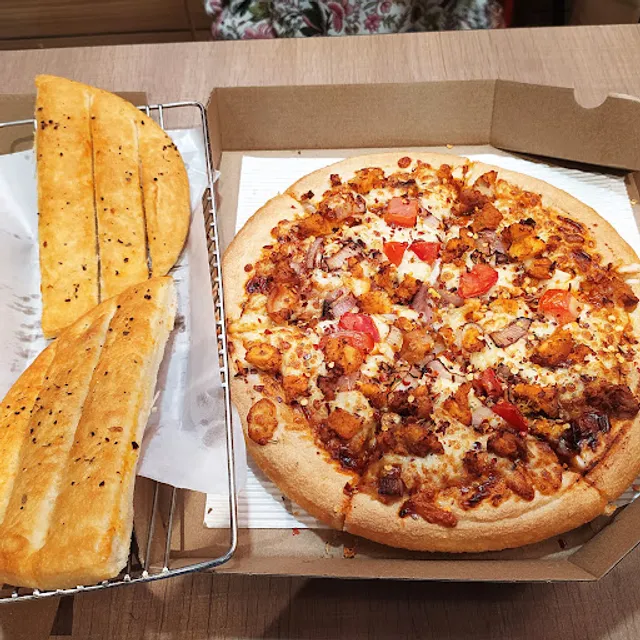 Pizza Hut | Seaport Airport Road Kakkanad, Kochi