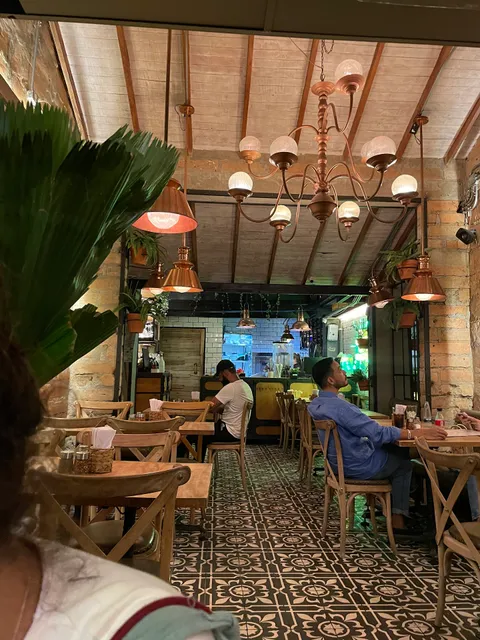 Lorenzza Pizzería Manila