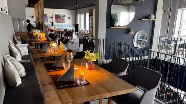 BLAUER ESEL am Hafen